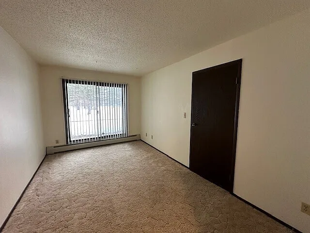 Meadowbrook Apartments 8381-5 — Photo 4