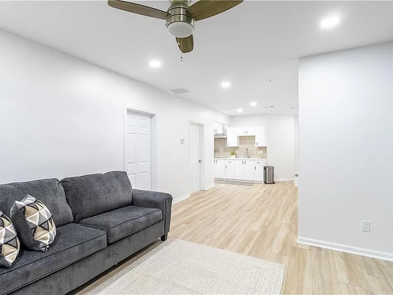 1339 Endicott Ct — Photo 31