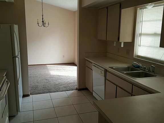 5th image of 1220 Creek Woods Cir