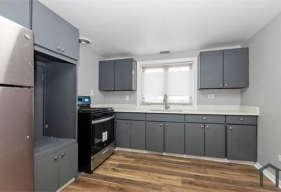 5th image of 1826 W 107th St #6-G