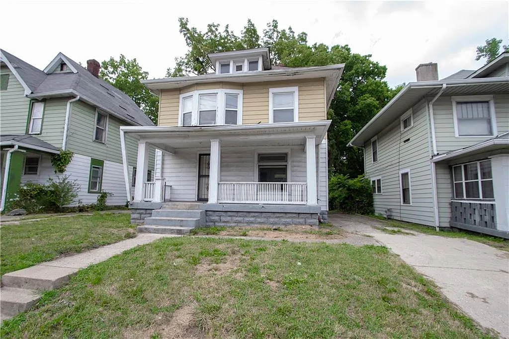 634 W 30th St photo 1