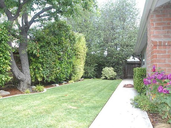 3rd image of 2542 N Forest Ave