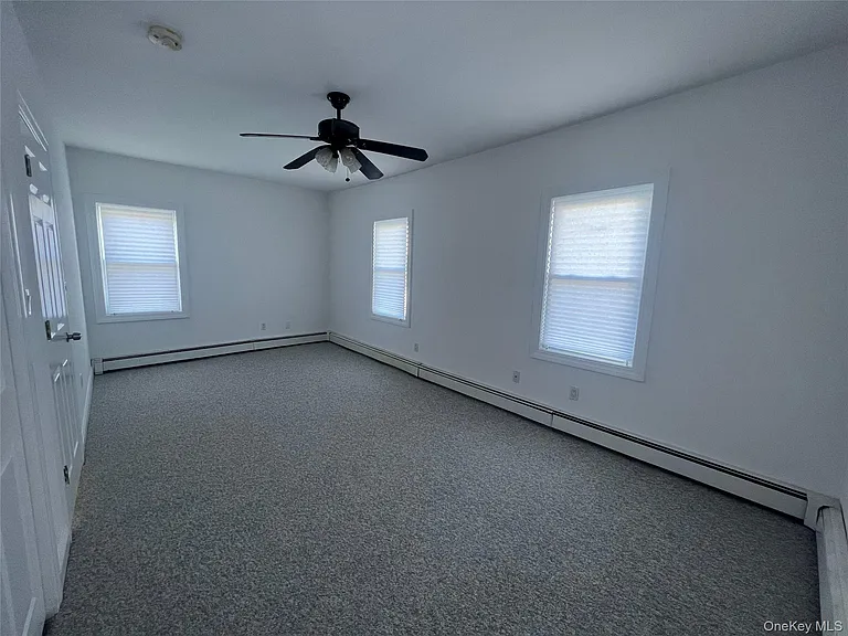445 W Walnut St #UPPER — Photo 3