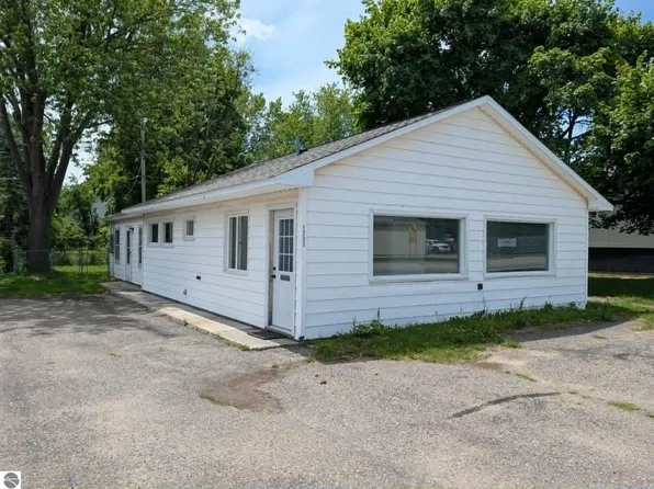 1232 E Superior St, Alma, MI 48801