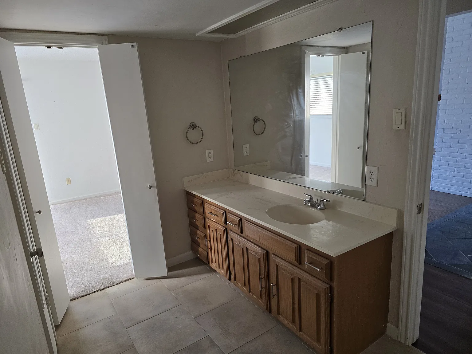 4 bed, 2007 sqft, $2,425 — Photo 3