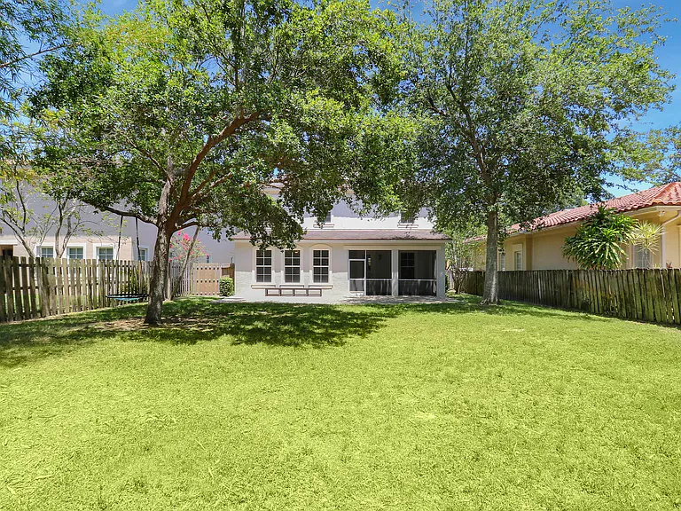 112 Dunmore Dr — Photo 21