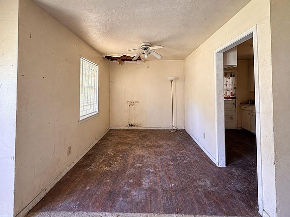 3rd image of 9236 Kelburn Dr