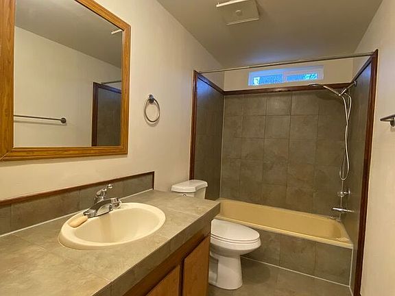 4th image of 8417 Bernice Ct SE