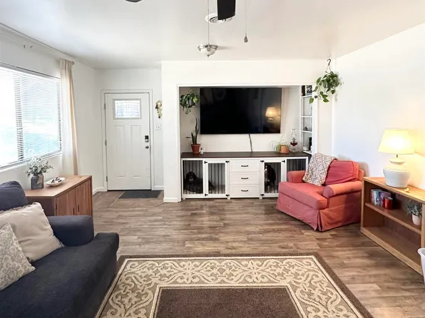 320 S Center St, Fernley, NV 89408