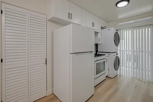 536 E Cypress Ave #301 Photo 1