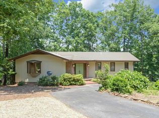 728 Ridgewood Dr, Hartwell, GA 30643