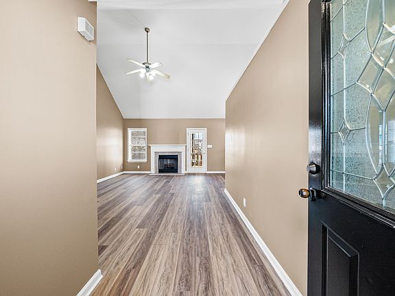 4th image of 1415 Cedar Springs Cir