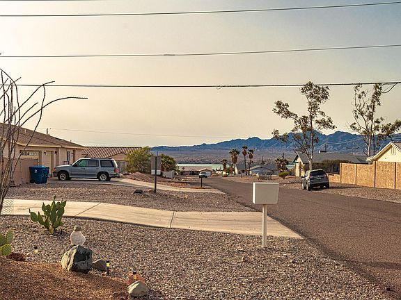 5th image of 2050 Hillside Dr