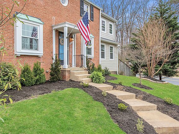 4th image of 9601 Parkwood Dr