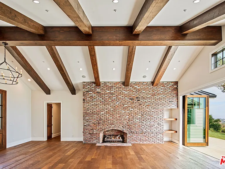 5561 Horizon Dr — Photo 7