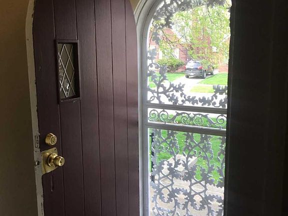 2nd image of 15714 Auburn St