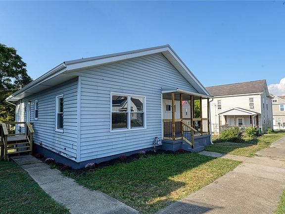 3rd image of 1106 Blaine Ave