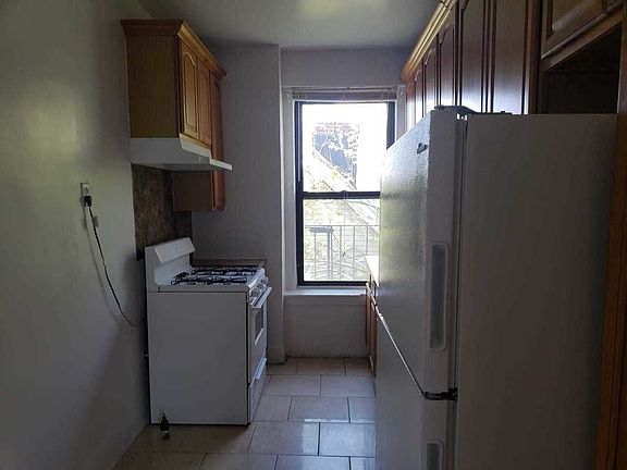 2nd image of 1014 55th St #B