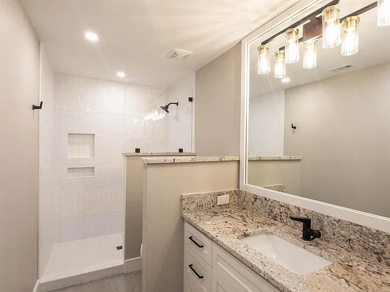2601 Goddard Dr — Photo 14
