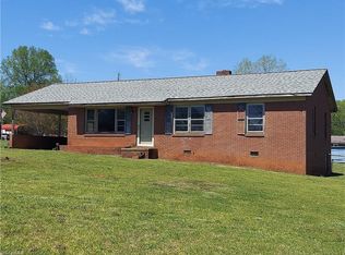 300 Mount View Ct, Lexington, NC 27292