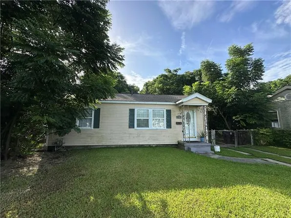 310 Huntlee Dr, New Orleans, LA 70131