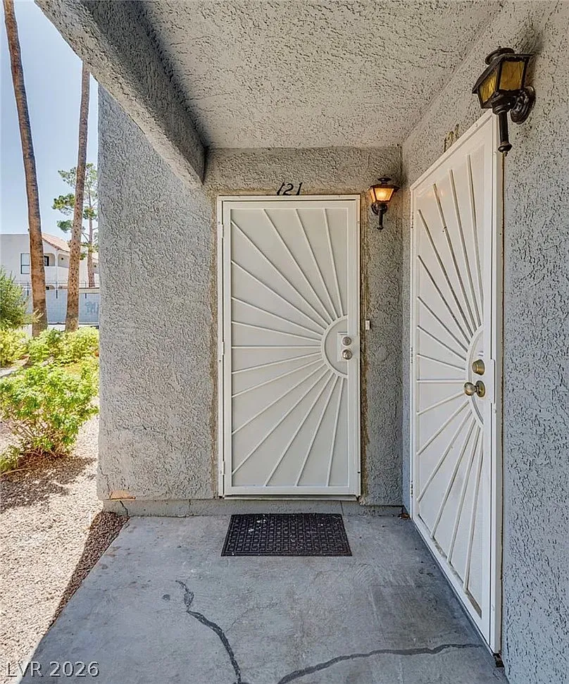 2 bed, 994 sqft, $2,200 — Photo 3