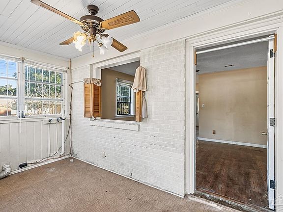 3rd image of 1920 N Spring St