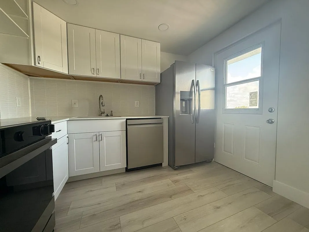 2 bed, 2.0 bath, 1050 sqft, $2,250 — Photo 3
