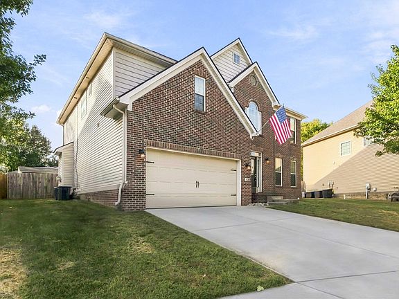 2nd image of 113 Waterside Dr