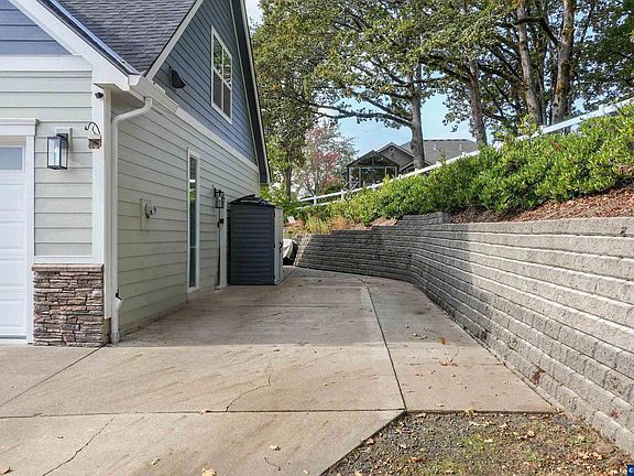 4th image of 753 SE Guy Ln