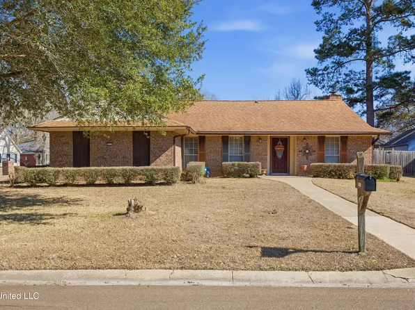 3517 Longstreet Dr, Pearl, MS 39208