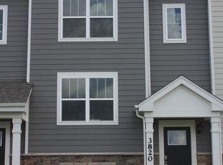 3820 Honeysuckle Ln, Elgin, IL 60124