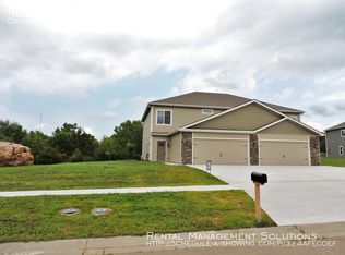 5820 SW 12th St, Topeka, KS 66604