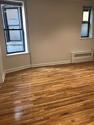 Rented by Metropolis Real Estate of Manhattan | media 9