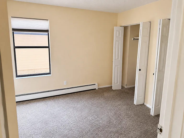 1527 Blake Ave #211 — Photo 4