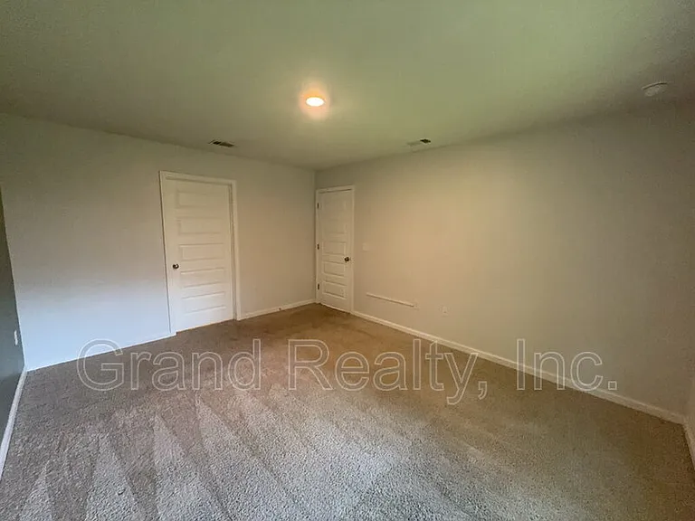 5482 Peach Dr — Photo 10