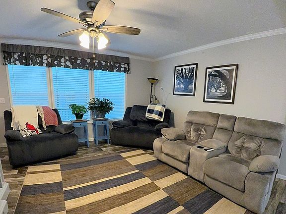 4th image of 241 Pebble Springs Dr