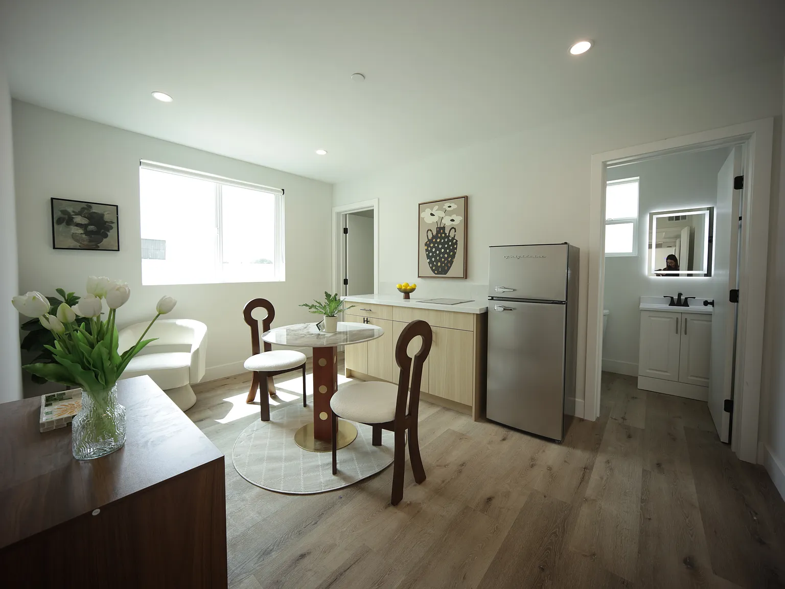 Studio, 140 sqft, $2,000 — Photo 3