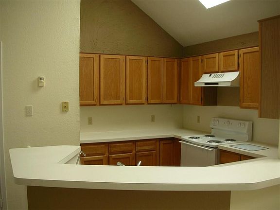3rd image of 4434 Laredo Dr