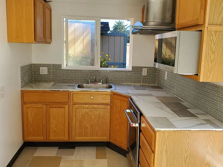 2095 Paralta Ave — Photo 7