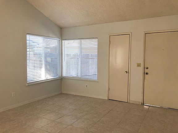 5th image of 2940 Milroy Ct #2942