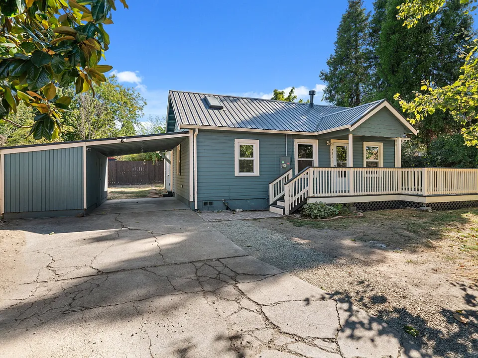 531 Clay St