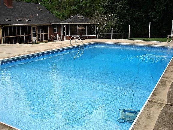 3rd image of 811 Lakeland Dr