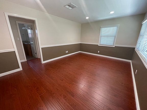 4th image of 303 W Lemon Ave #305-C