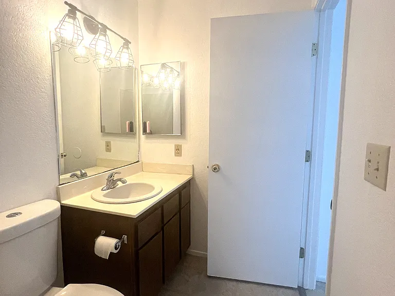 10387 S White Rock Rd #B — Photo 12