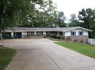 525 Coal Valley Rd, Clairton, PA 15025