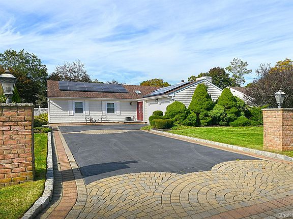 2nd image of 22 Apple Blossom Lane