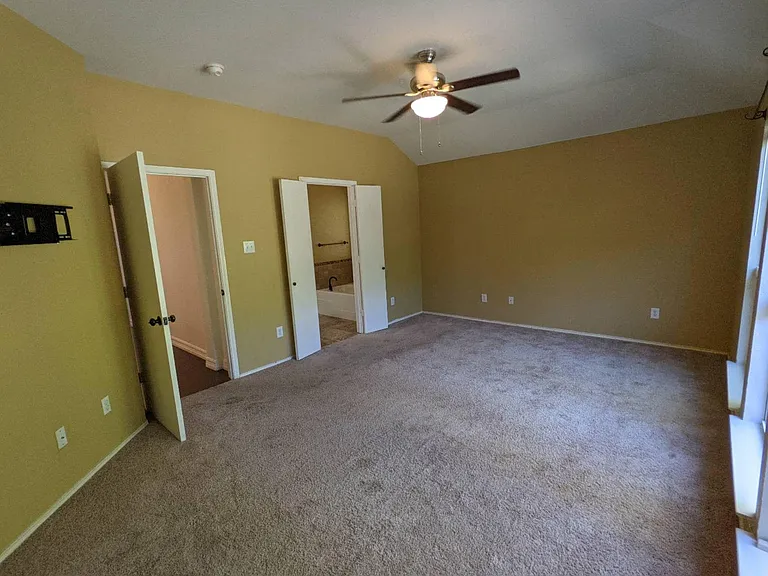 1321 Meadowbrook Dr — Photo 10