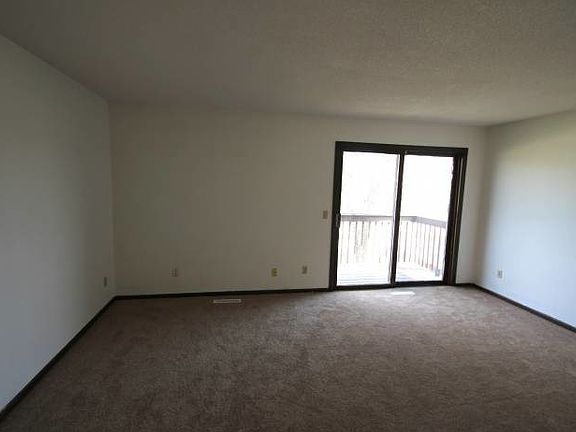 4th image of 7156 Central Ave NE