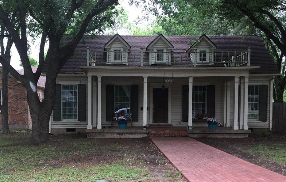 1st image of 905 Park Dr